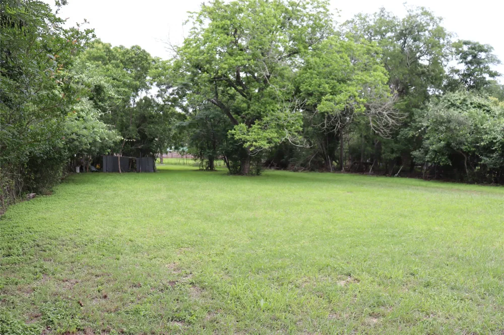 1006 Johnson Street Lockhart, TX 78644