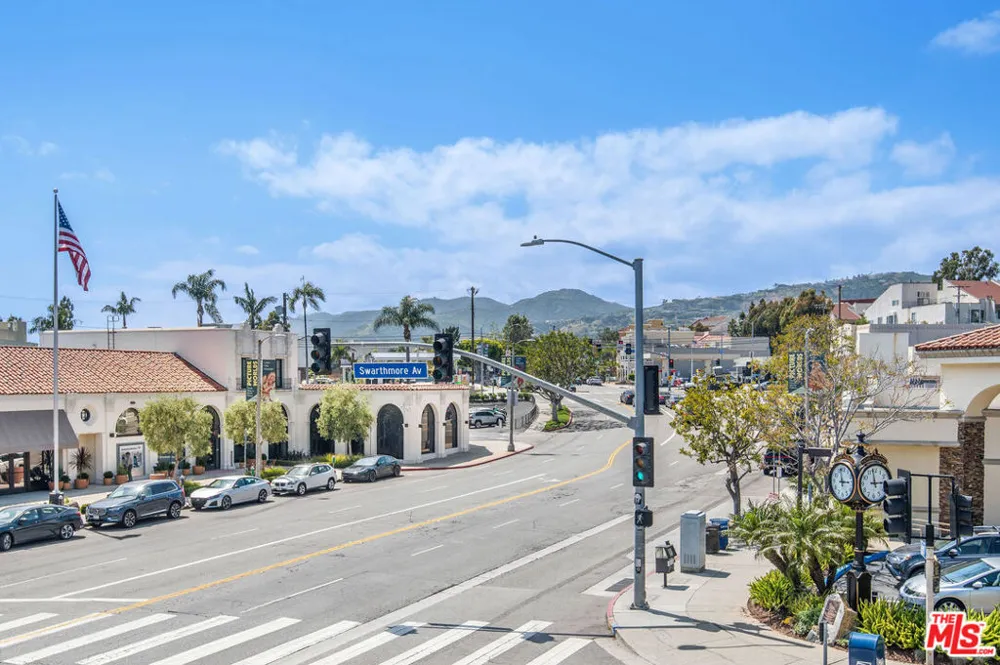 15225 Palisades Village Lane #205 Pacific Palisades, CA 90272