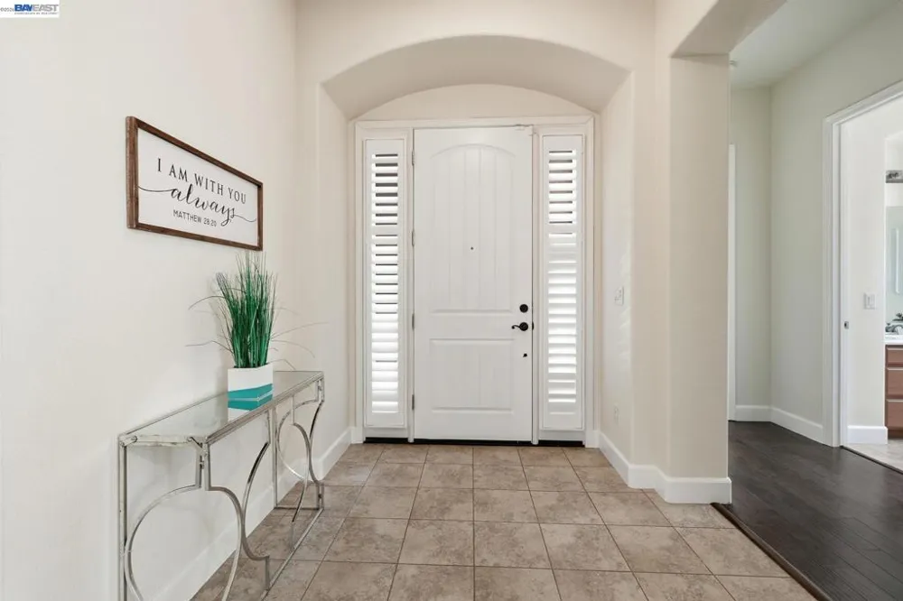 2359 Happy Valley Ln Manteca, CA 95336