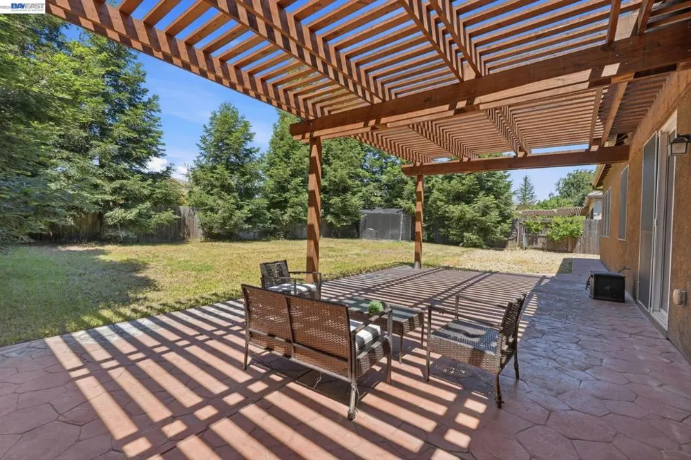 2359 Happy Valley Ln Manteca, CA 95336