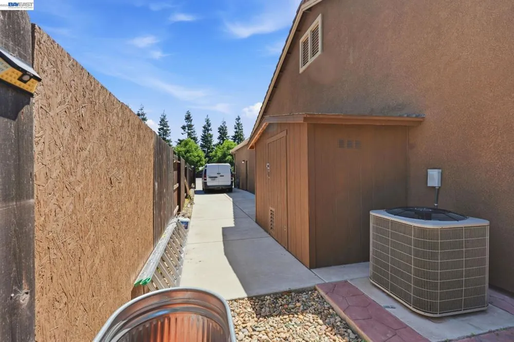 2359 Happy Valley Ln Manteca, CA 95336