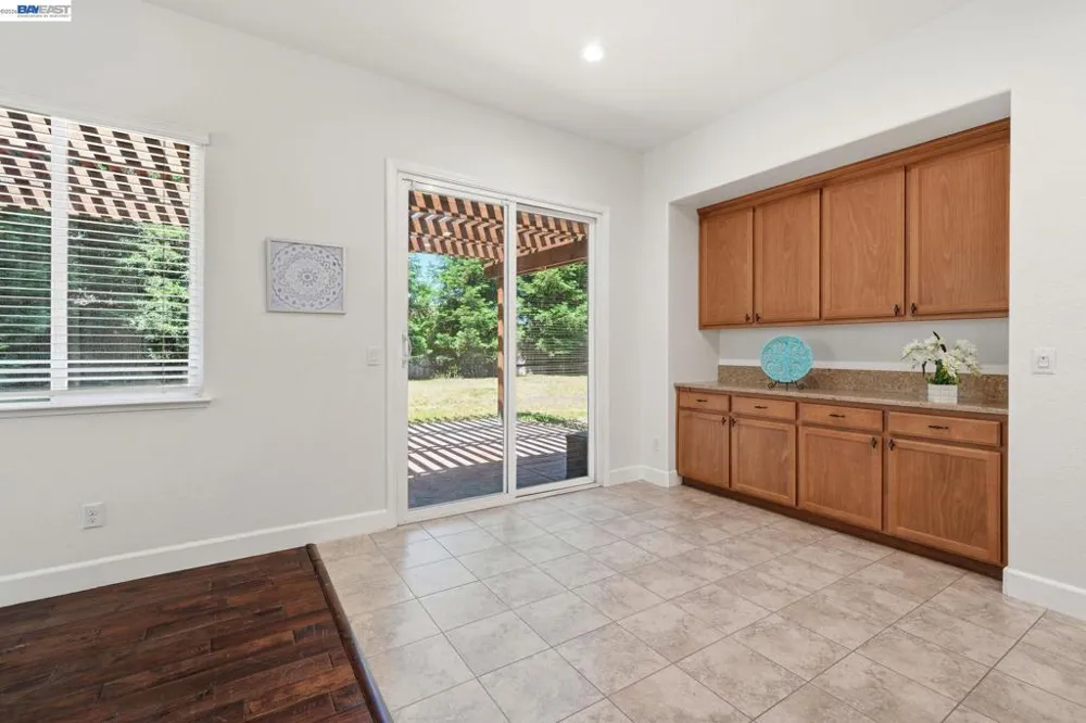 2359 Happy Valley Ln Manteca, CA 95336