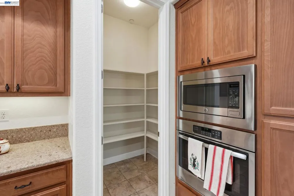 2359 Happy Valley Ln Manteca, CA 95336