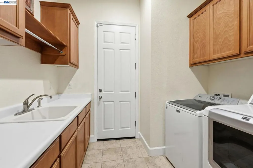 2359 Happy Valley Ln Manteca, CA 95336