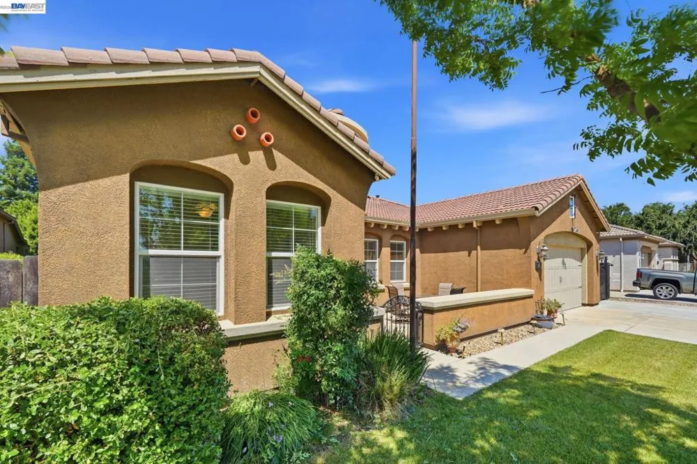 2359 Happy Valley Ln Manteca, CA 95336