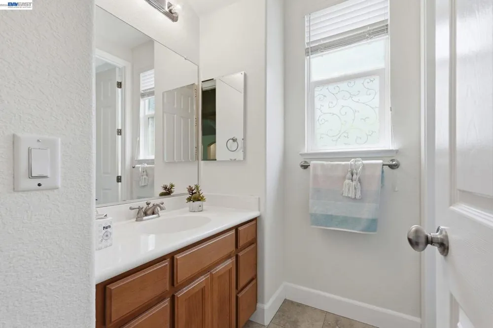2359 Happy Valley Ln Manteca, CA 95336