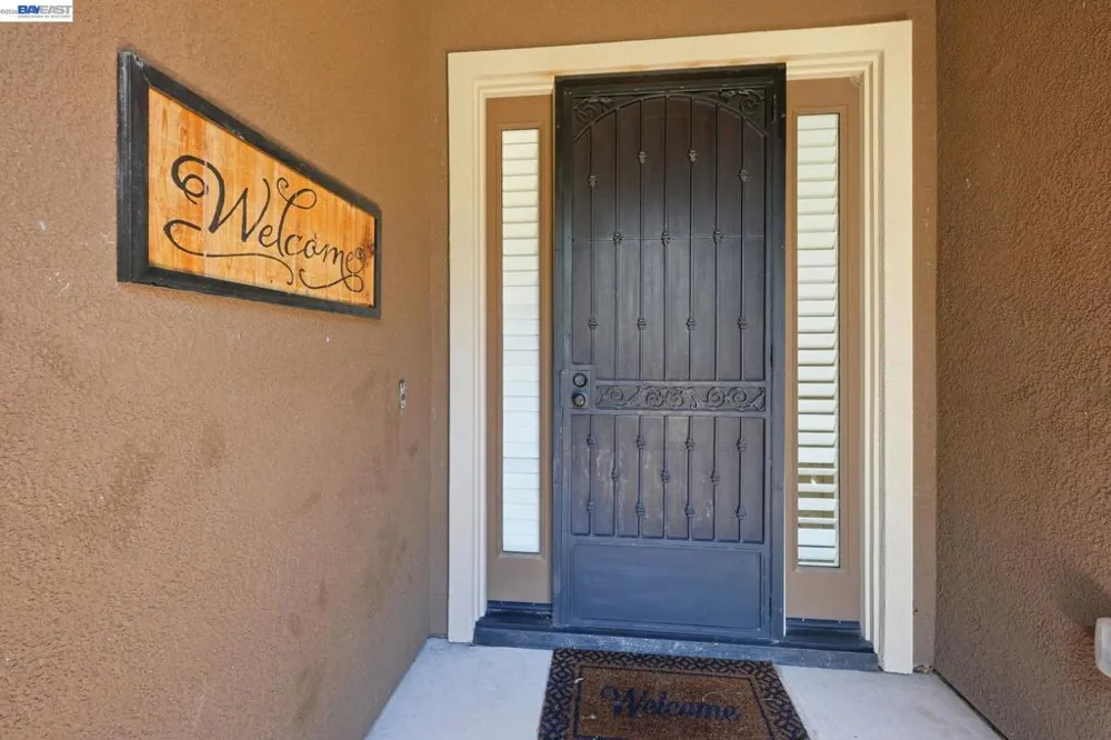 2359 Happy Valley Ln Manteca, CA 95336