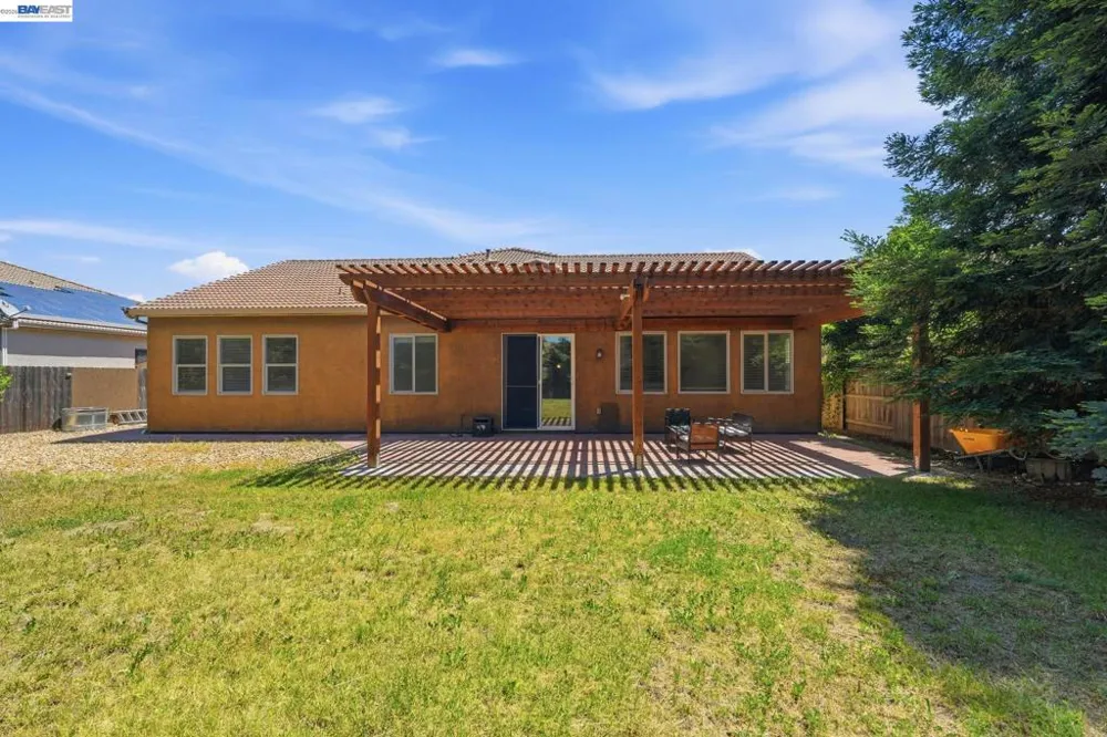 2359 Happy Valley Ln Manteca, CA 95336
