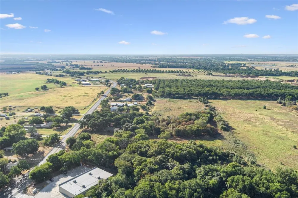 12999 Gholson Road Gholson, TX 76705
