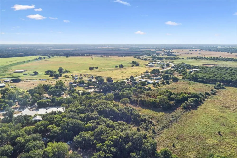 12999 Gholson Road Gholson, TX 76705