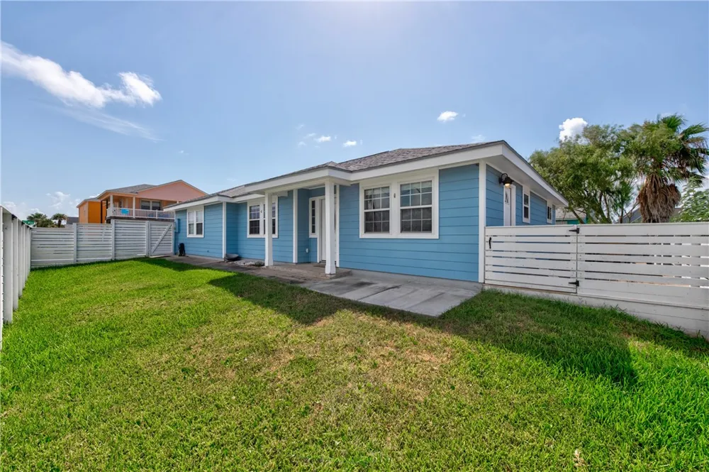404 Chloes Way Port Aransas, TX 78373