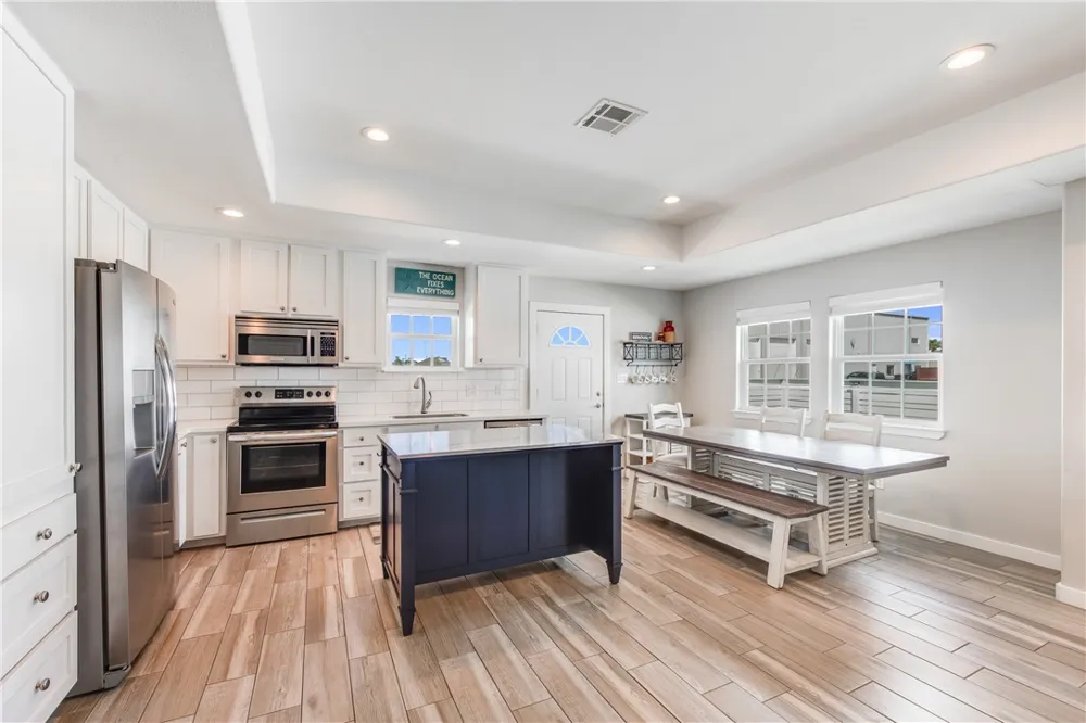404 Chloes Way Port Aransas, TX 78373