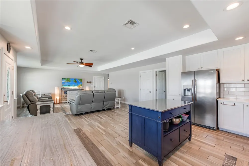 404 Chloes Way Port Aransas, TX 78373