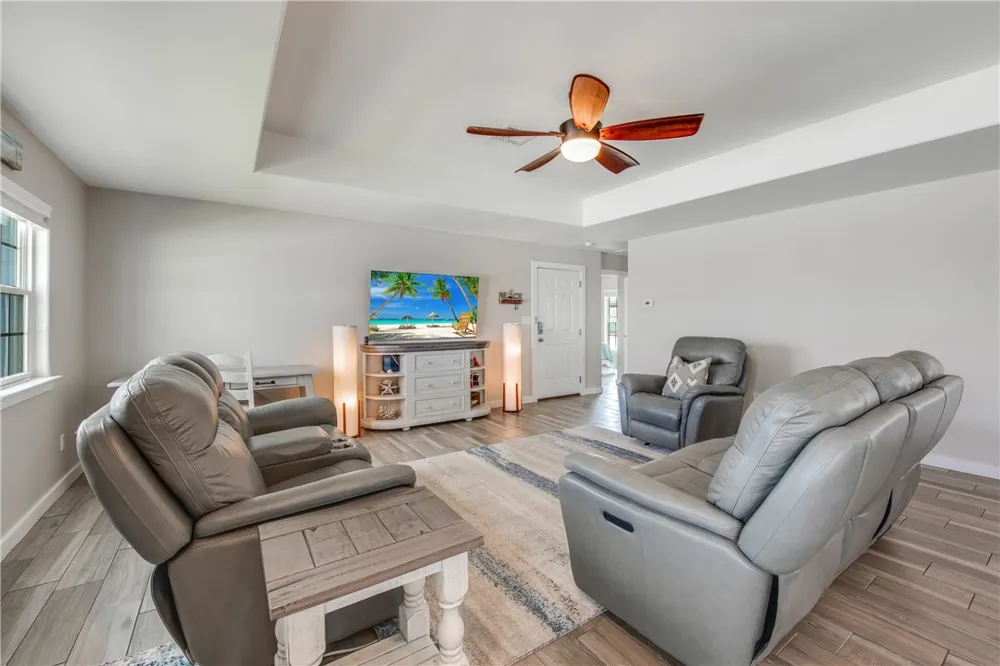404 Chloes Way Port Aransas, TX 78373