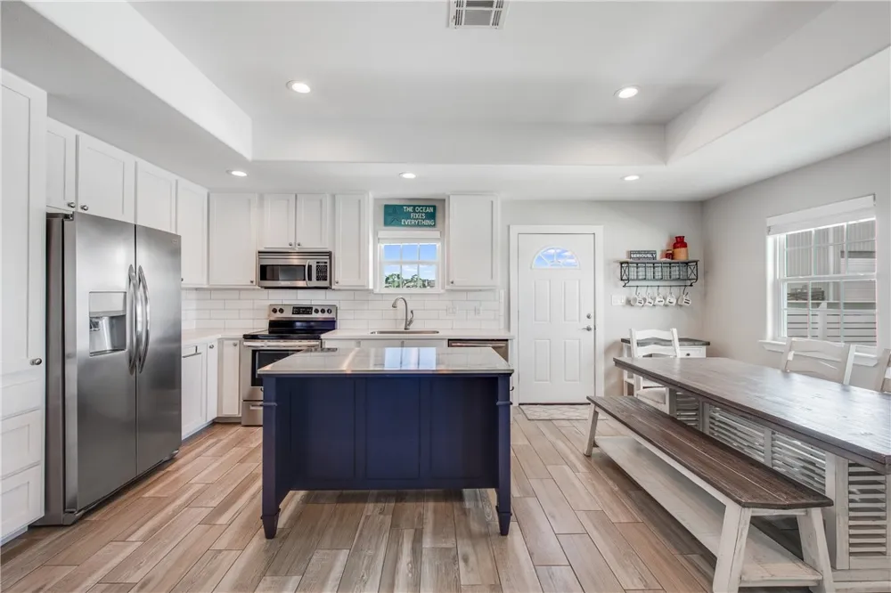 404 Chloes Way Port Aransas, TX 78373