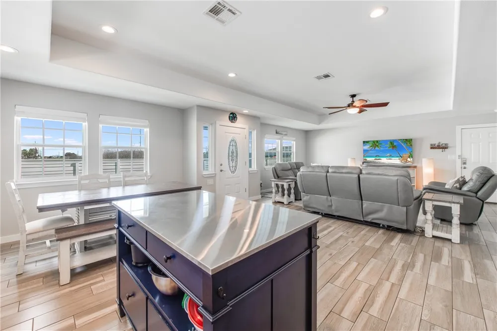 404 Chloes Way Port Aransas, TX 78373