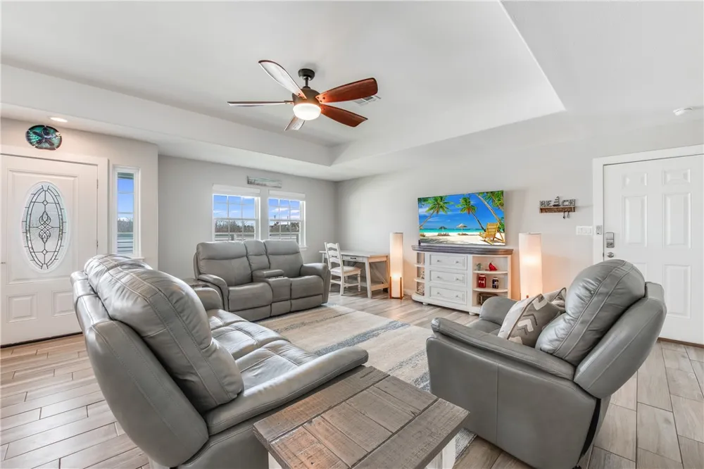 404 Chloes Way Port Aransas, TX 78373