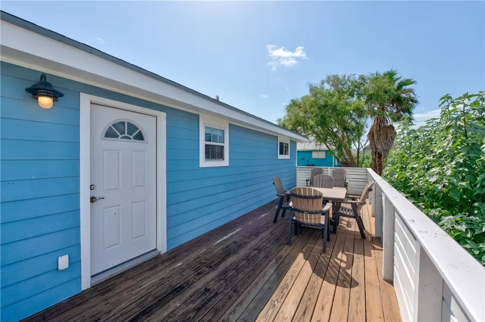 404 Chloes Way Port Aransas, TX 78373