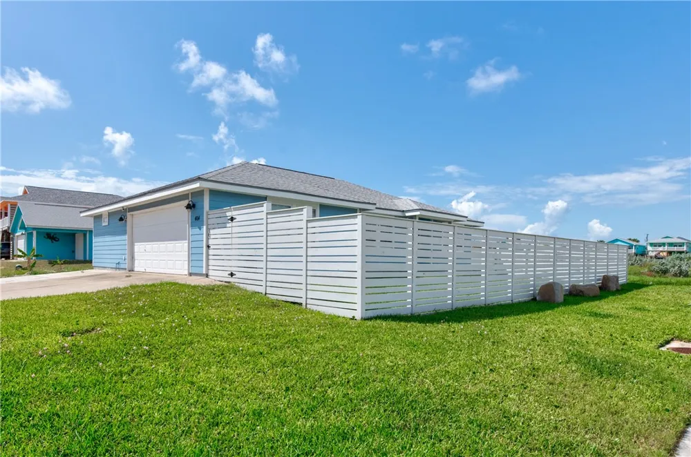 404 Chloes Way Port Aransas, TX 78373