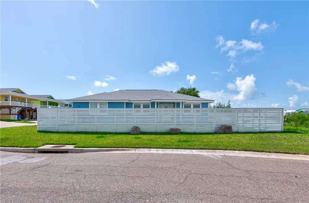 404 Chloes Way Port Aransas, TX 78373