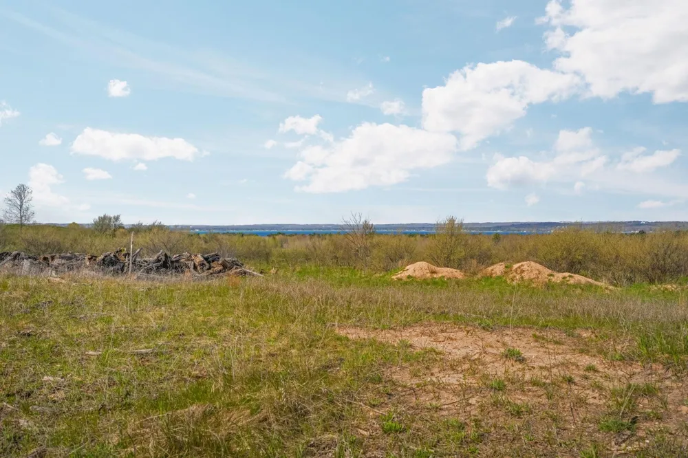 7549 Highgrove Acme Township, MI 49690