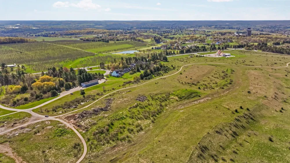 7549 Highgrove Acme Township, MI 49690