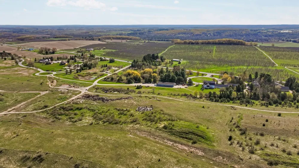 7549 Highgrove Acme Township, MI 49690