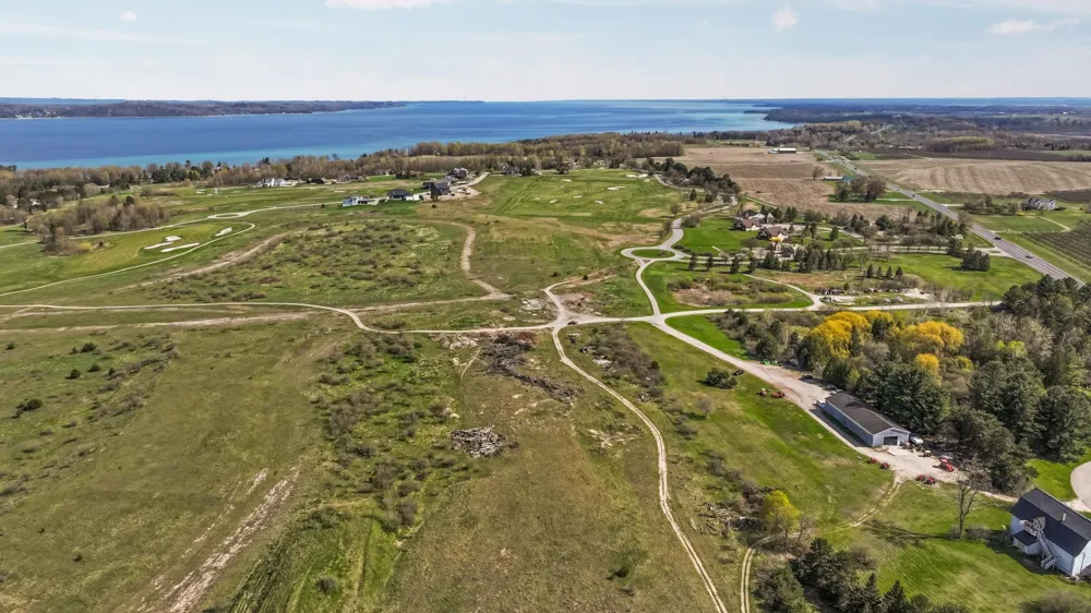 7549 Highgrove Acme Township, MI 49690