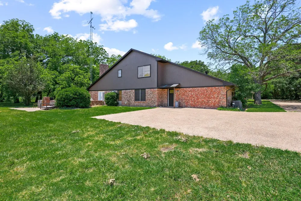 1847 County Road 4205 Bonham, TX 75418