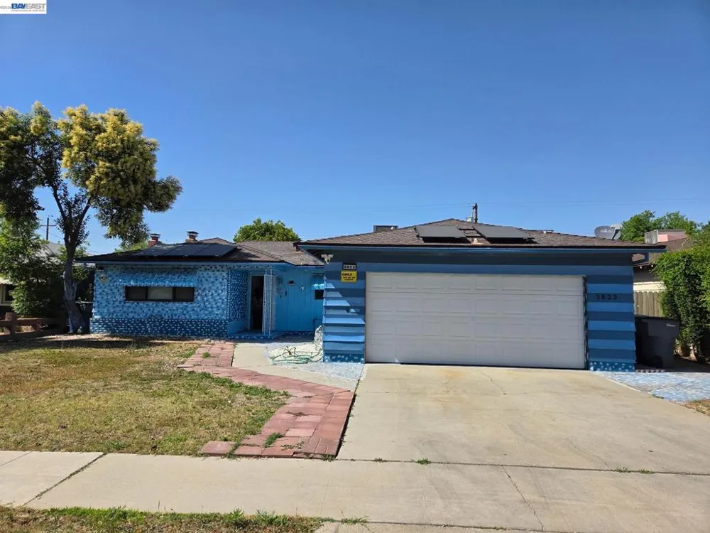 3823 E Donner Ave Fresno, CA 93726
