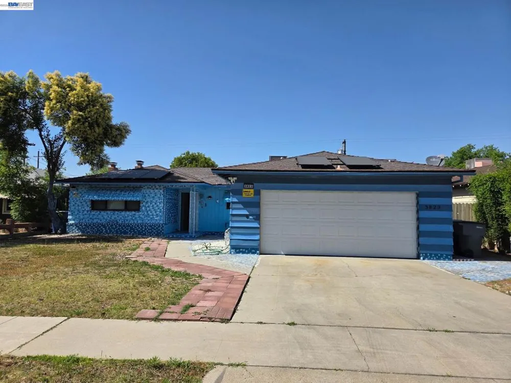 3823 E Donner Ave Fresno, CA 93726