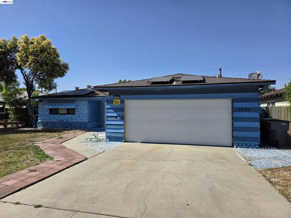 3823 E Donner Ave Fresno, CA 93726