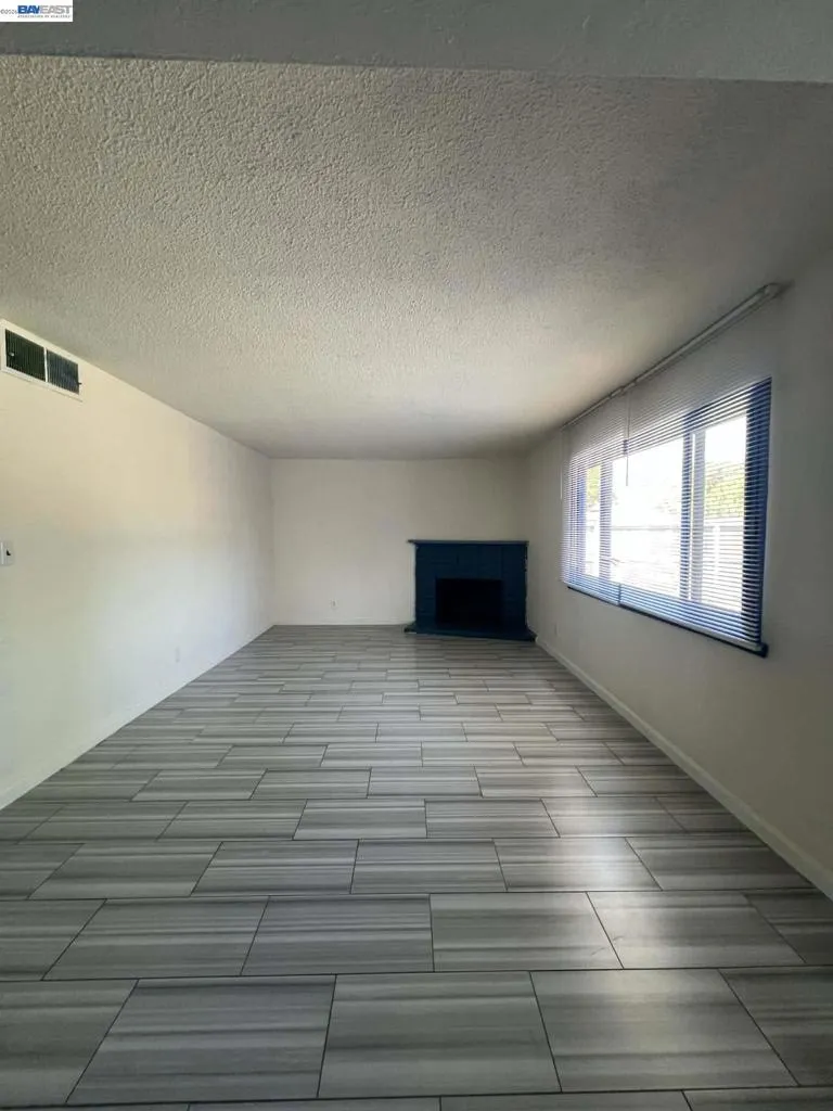3823 E Donner Ave Fresno, CA 93726