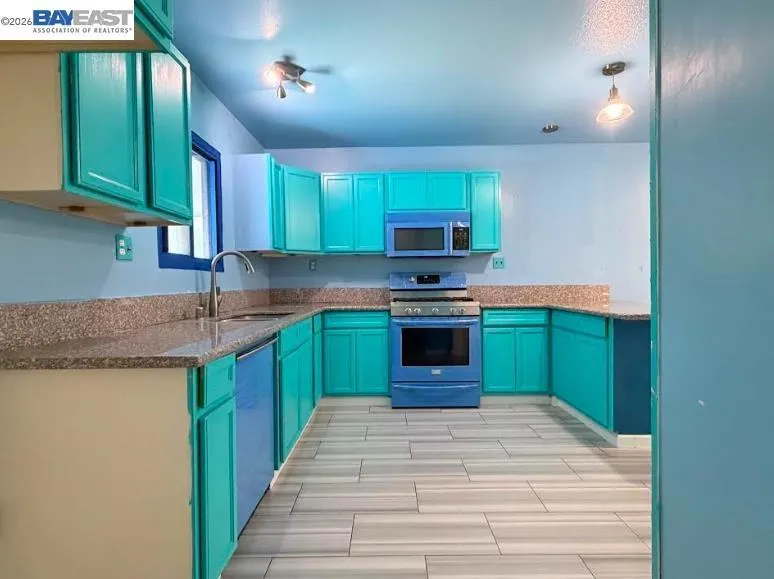 3823 E Donner Ave Fresno, CA 93726