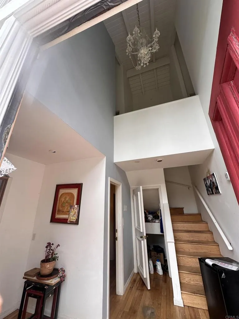 507 W Rustic Rd Santa Monica, CA 90402