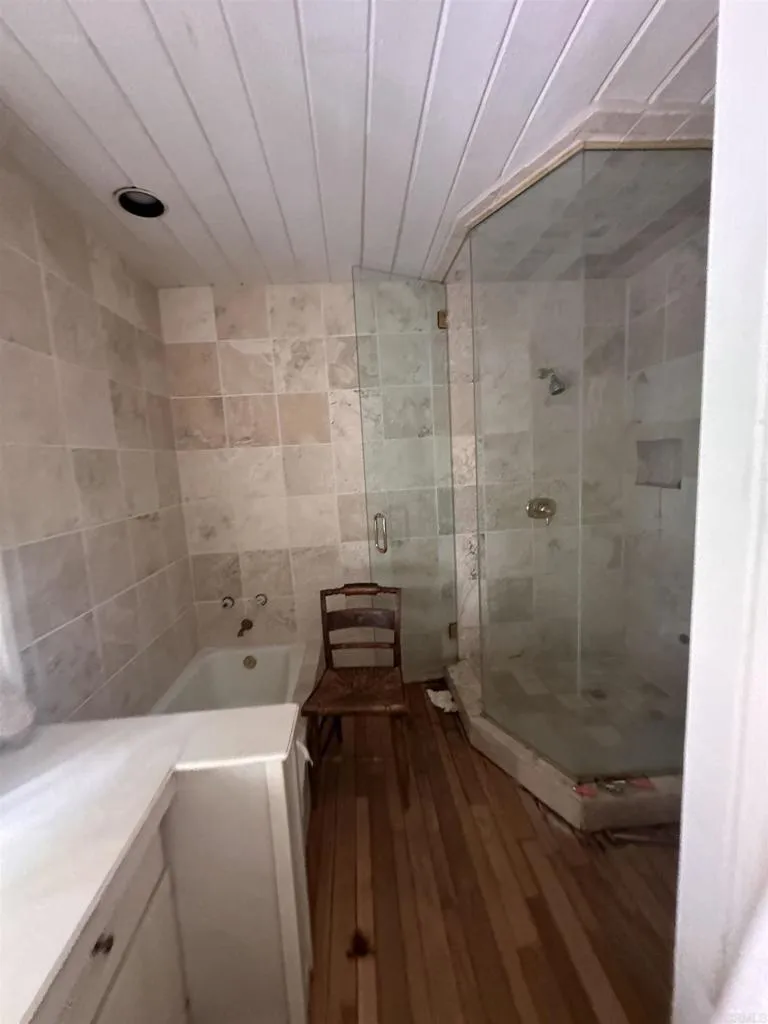 507 W Rustic Rd Santa Monica, CA 90402