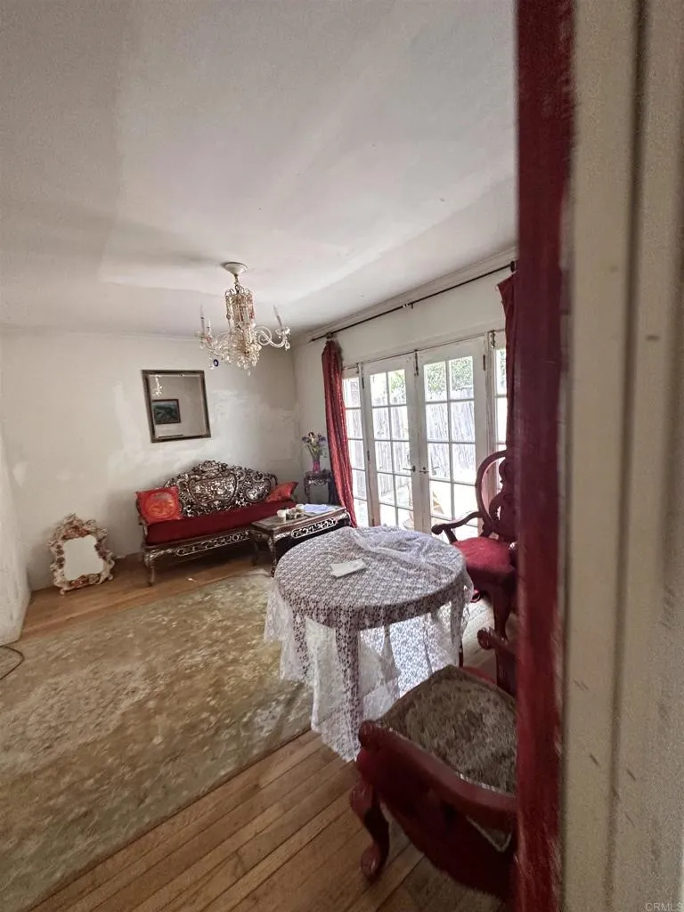 507 W Rustic Rd Santa Monica, CA 90402
