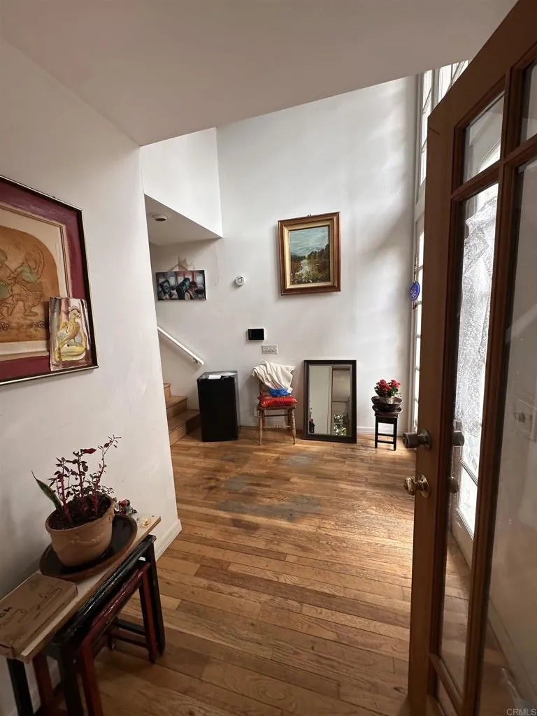 507 W Rustic Rd Santa Monica, CA 90402
