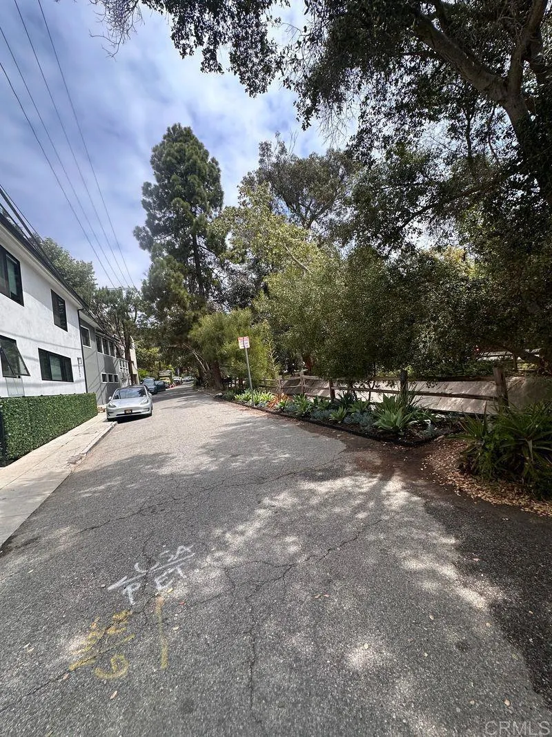 507 W Rustic Rd Santa Monica, CA 90402