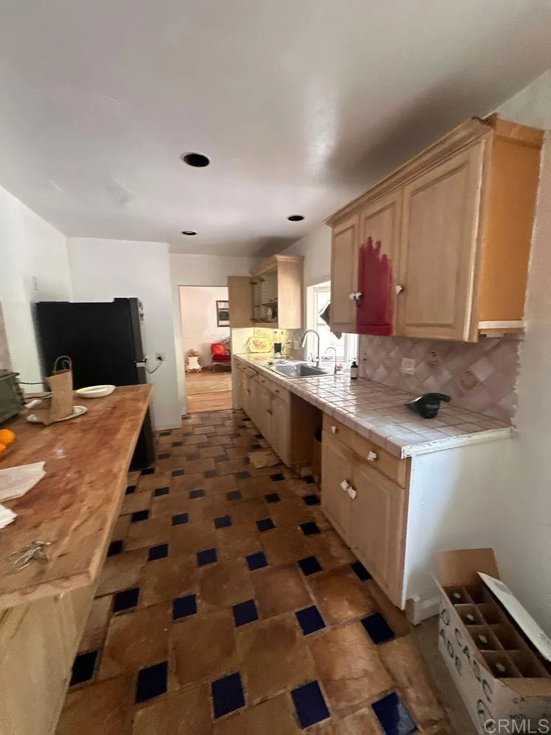 507 W Rustic Rd Santa Monica, CA 90402