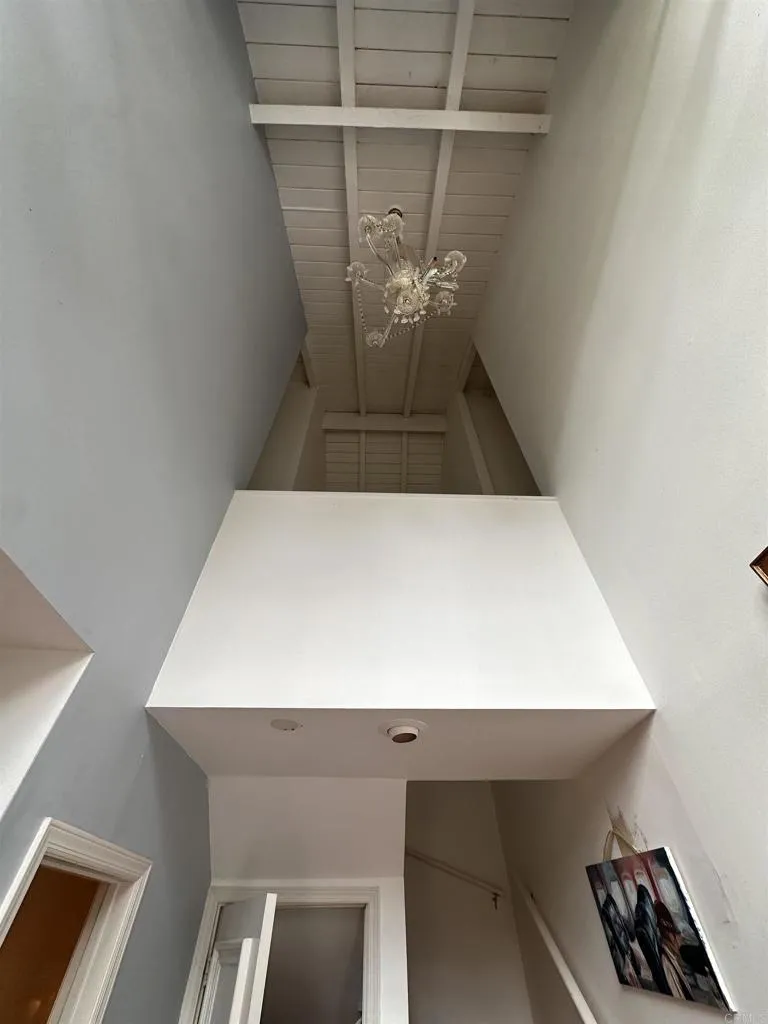 507 W Rustic Rd Santa Monica, CA 90402