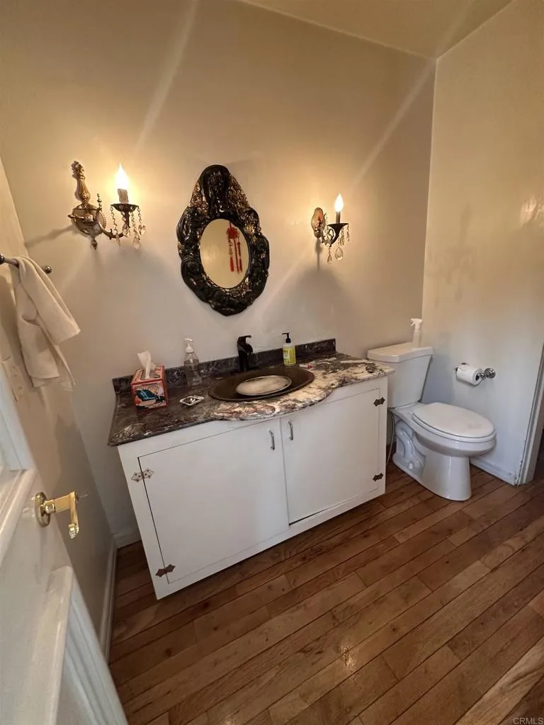 507 W Rustic Rd Santa Monica, CA 90402