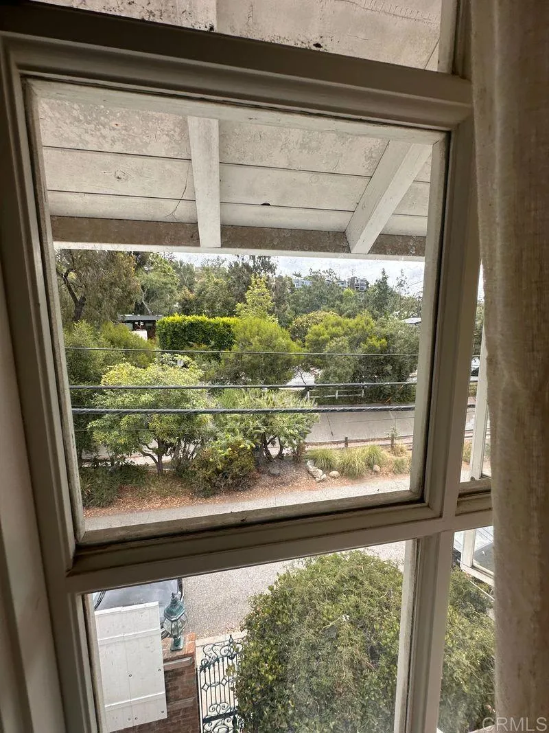 507 W Rustic Rd Santa Monica, CA 90402