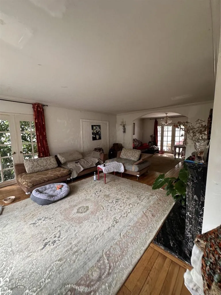 507 W Rustic Rd Santa Monica, CA 90402