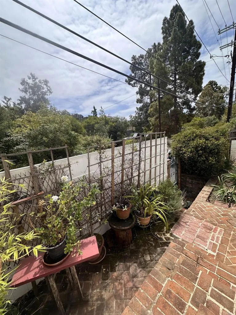 507 W Rustic Rd Santa Monica, CA 90402
