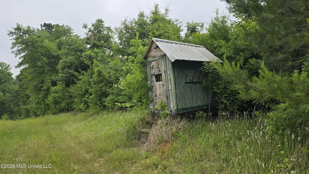 189 Co Rd 2337 Bay Springs, MS 39422