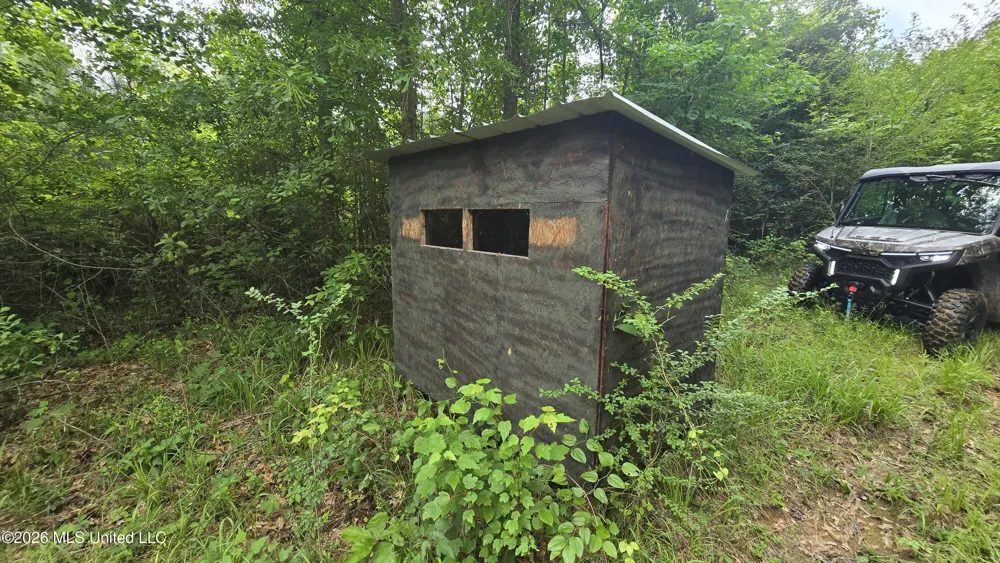 189 Co Rd 2337 Bay Springs, MS 39422