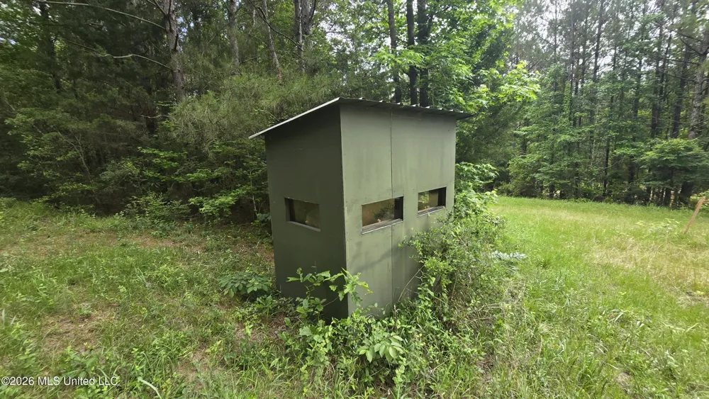 189 Co Rd 2337 Bay Springs, MS 39422
