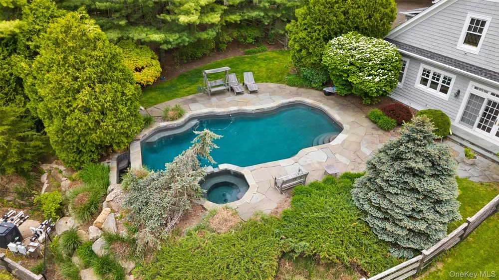 127 Boutonville Road Pound Ridge, NY 10576