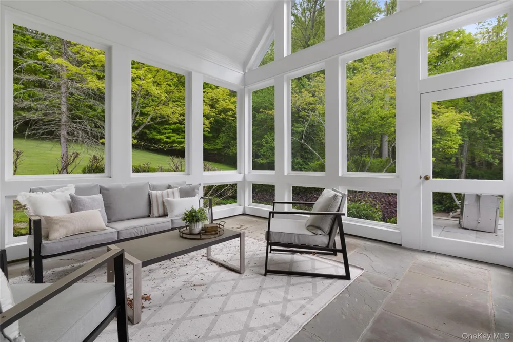 127 Boutonville Road Pound Ridge, NY 10576